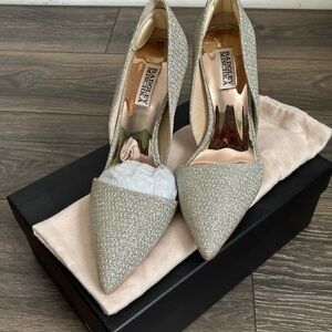 Brand new in box Badgley Mischka heel